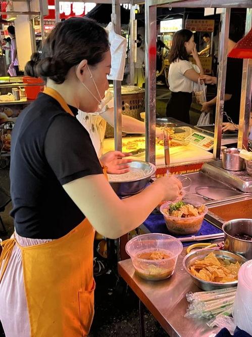 张兰卖螺蛳粉爆料视频,网友热议